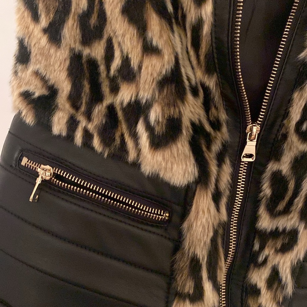 Ci Sono Cheetah Vest View 3